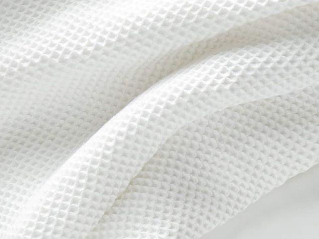 Amouve Blankets