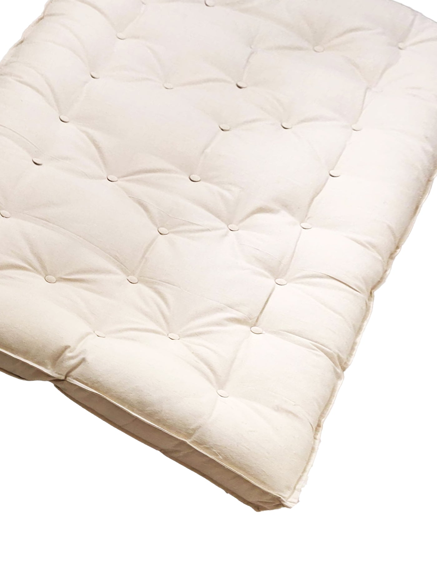 Kapok foldable mattress for guest bed by Amouve